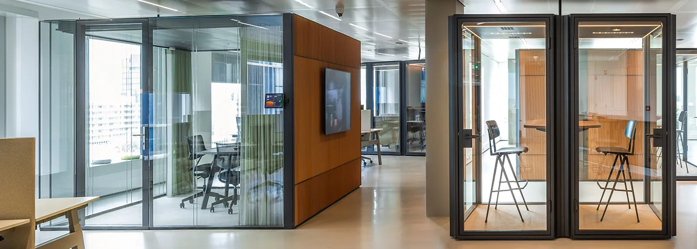 Акустические переговорные кабины Модулен в офисе open space